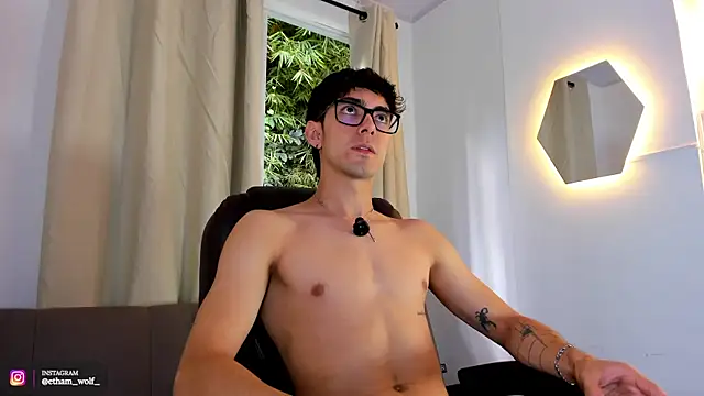 etham_wolf1's Live XXX Chat