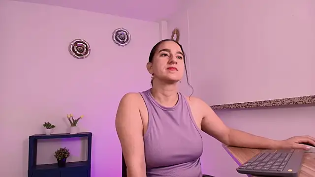 Maya369's Live XXX Chat