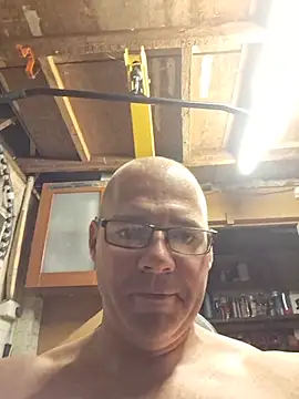 Lucas85530's Webcam Show