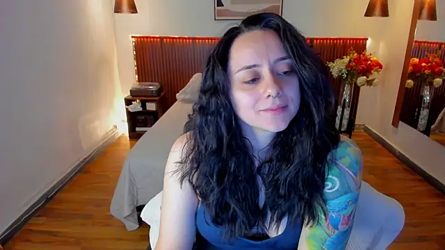 KatherineBond Chat XXX live