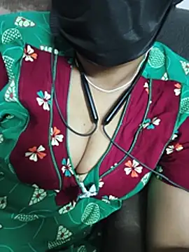 Chat +18 de Tamil_Malar_ ao vivo
