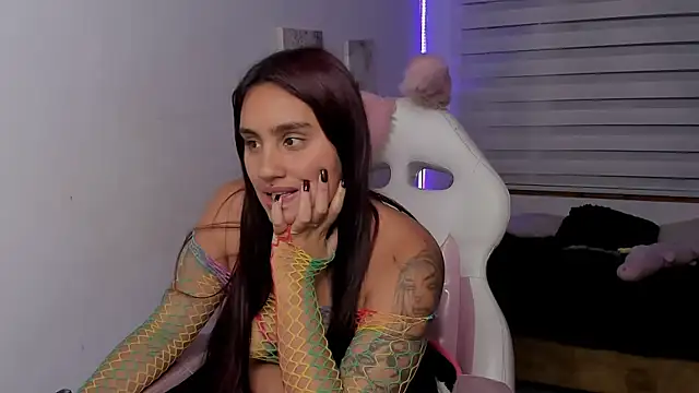 Caroline_rodriguez9 élő XXX-chatje