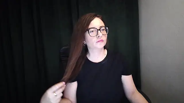 NoraMilf élő XXX-chatje