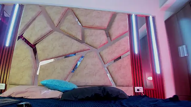 צ'אט XXX בשידור חי של _paula_69