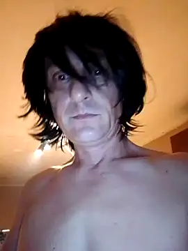 MythicalHonesty40n Webbikameraesitys