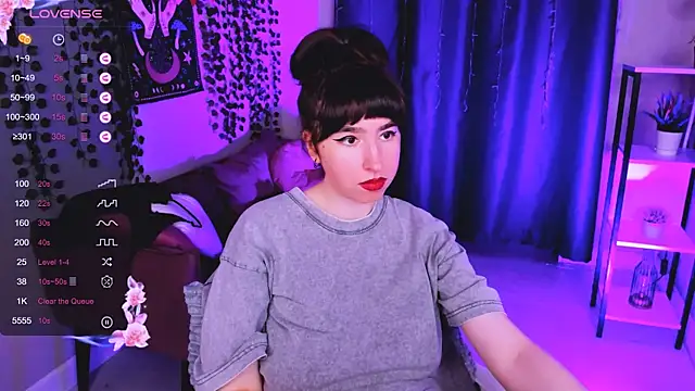 Lily_xBabe: онлайн-секс-чат