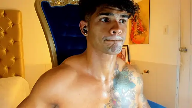 Онлайн чат XXX antonio__444