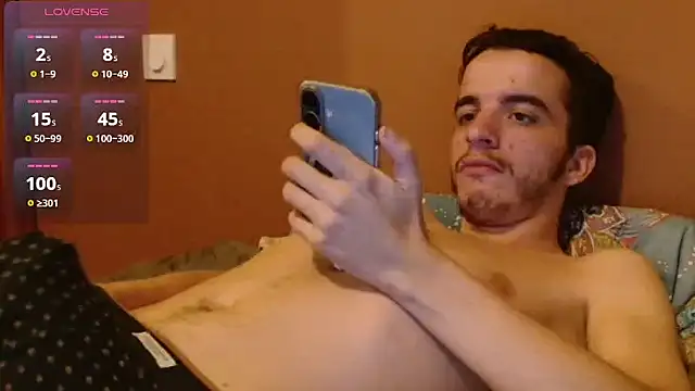 XXX chat uživo modela Tombgy07