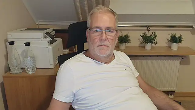 subbear1968 Live XXX-Chat