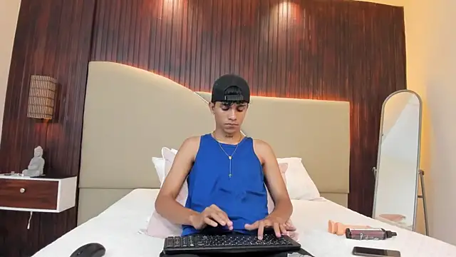 Show modela Alexxx_B2026 na web-kameri