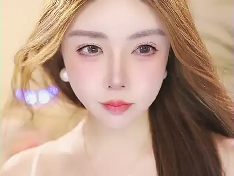 Qiaoqiao__ XXX чат на живо