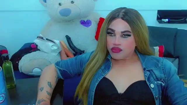 NharaBigCock Live XXX-chat