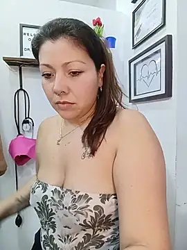 SARA_21-'s Live XXX Chat