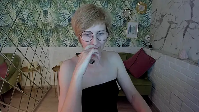 Paris_Cherry: онлайн-секс-чат