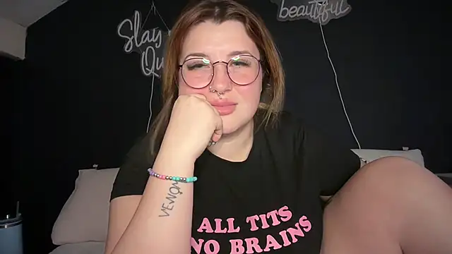 curvy_rosie69 Adlı Modelin Canlı XXX Sohbeti