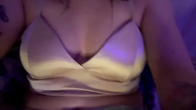 Chat +18 de CiaraCruise ao vivo