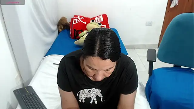Chat +18 de LAURA_Foxht ao vivo
