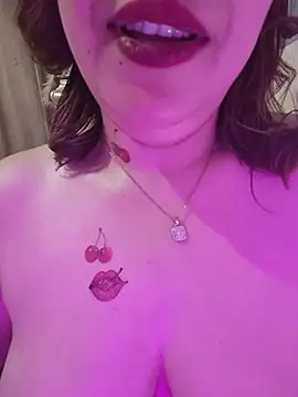 Doodqueen Adlı Modelin Canlı XXX Sohbeti