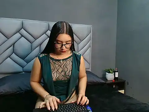 Stefaniabelluci Adlı Modelin Canlı XXX Sohbeti