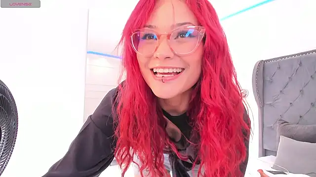 mae_lyra's Live XXX Chat