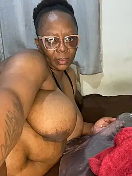 BoobsQueeen live XXX chat