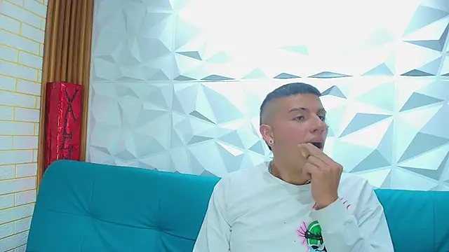 meghan_explicitpri Show in webcam