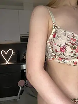 AlisaPearl Chat XXX in diretta