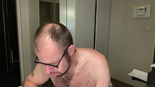 Chat +18 de FABIOGLASSES ao vivo