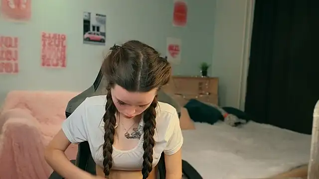 XXX chat uživo modela ginnyclub