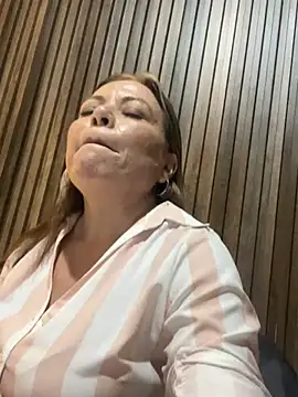 Scarlett_Noil লাইভ XXX চ্যাট