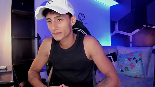 MaxiimoRomano_n Live XXX chat