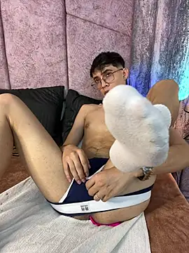 AronTawers webcam show