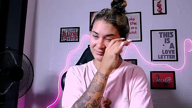 XXX chat uživo modela AlisaFrost