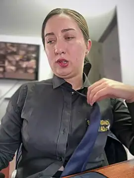 suzy-111 – Naživo XXX chat