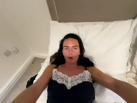 Cleoluxex Webcam Show