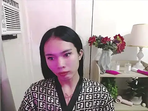 devine_goddess webkamerás műsora