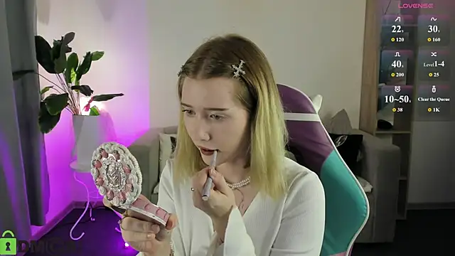 Elira_Vane élő XXX-chatje
