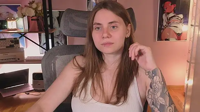 _AnnaStark_ Adlı Modelin Canlı XXX Sohbeti