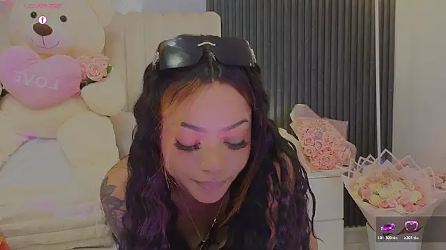 Chat +18 de Madiee_Rhea ao vivo