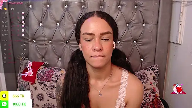 LAILAGUMMY Chat XXX in diretta