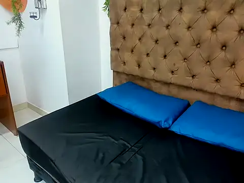 Tata_love's Live XXX Chat