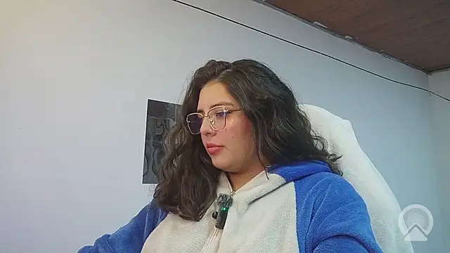 Pao_Ly Adlı Modelin Canlı XXX Sohbeti