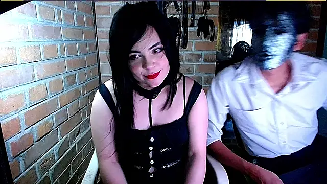 BloodyRoseUwU Pertunjukan Webcam