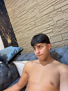 Lander_Cruz's Live XXX Chat
