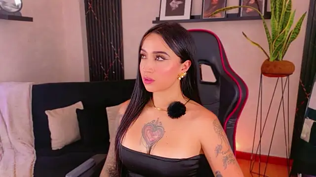 EmmyEvans1's Live XXX Chat