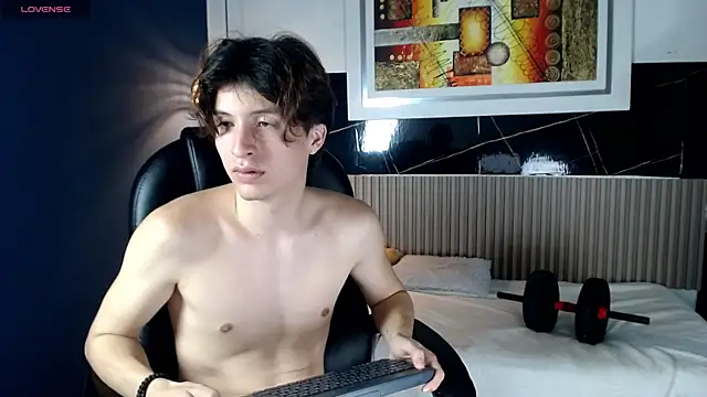 XXX chat uživo modela Marcoviolet