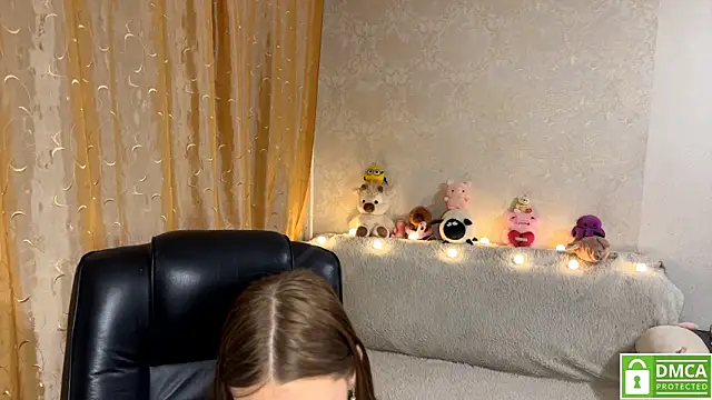 Webkamerová show urcutiebunnyy