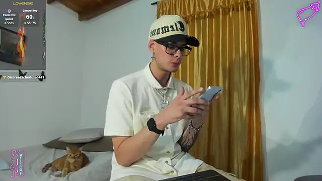 Vlad__night live XXX chat