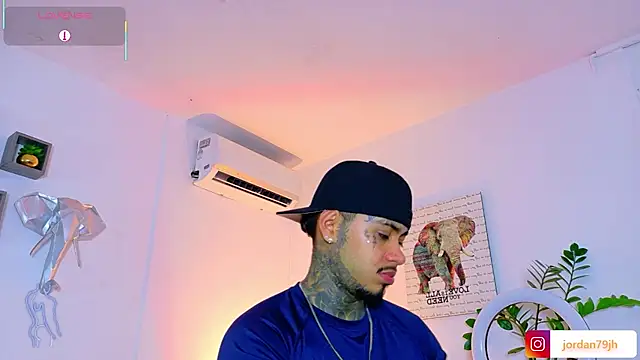 JordanSmiith_ Adlı Modelin Canlı XXX Sohbeti