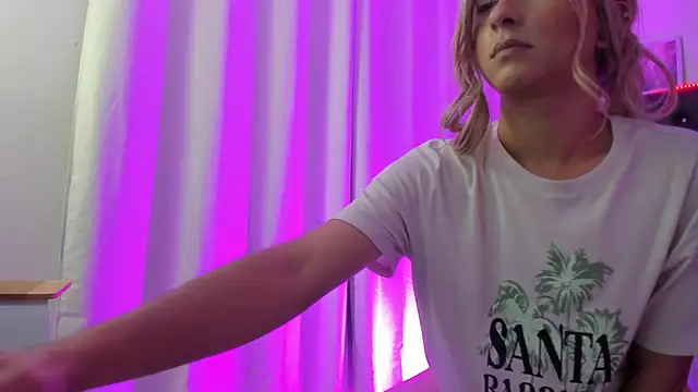 BellaRoge's Live XXX Chat